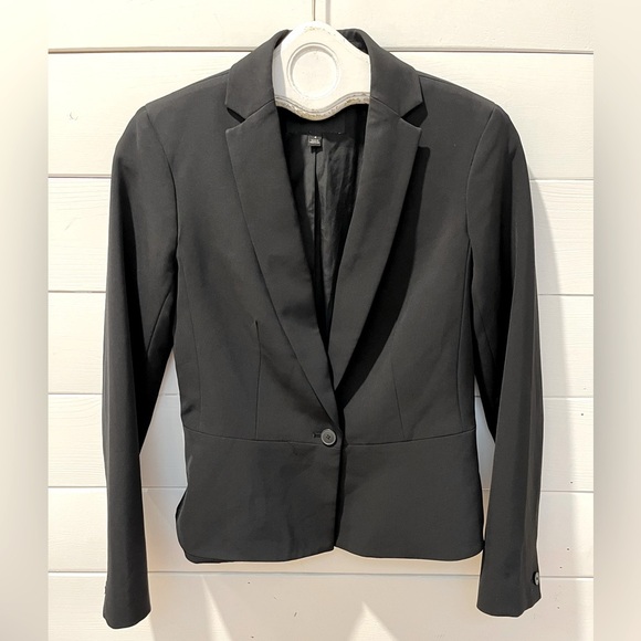 Banana Republic Jackets & Blazers - 🖤BANANA REPUBLIC - Black Fitted Blazer - Size 4